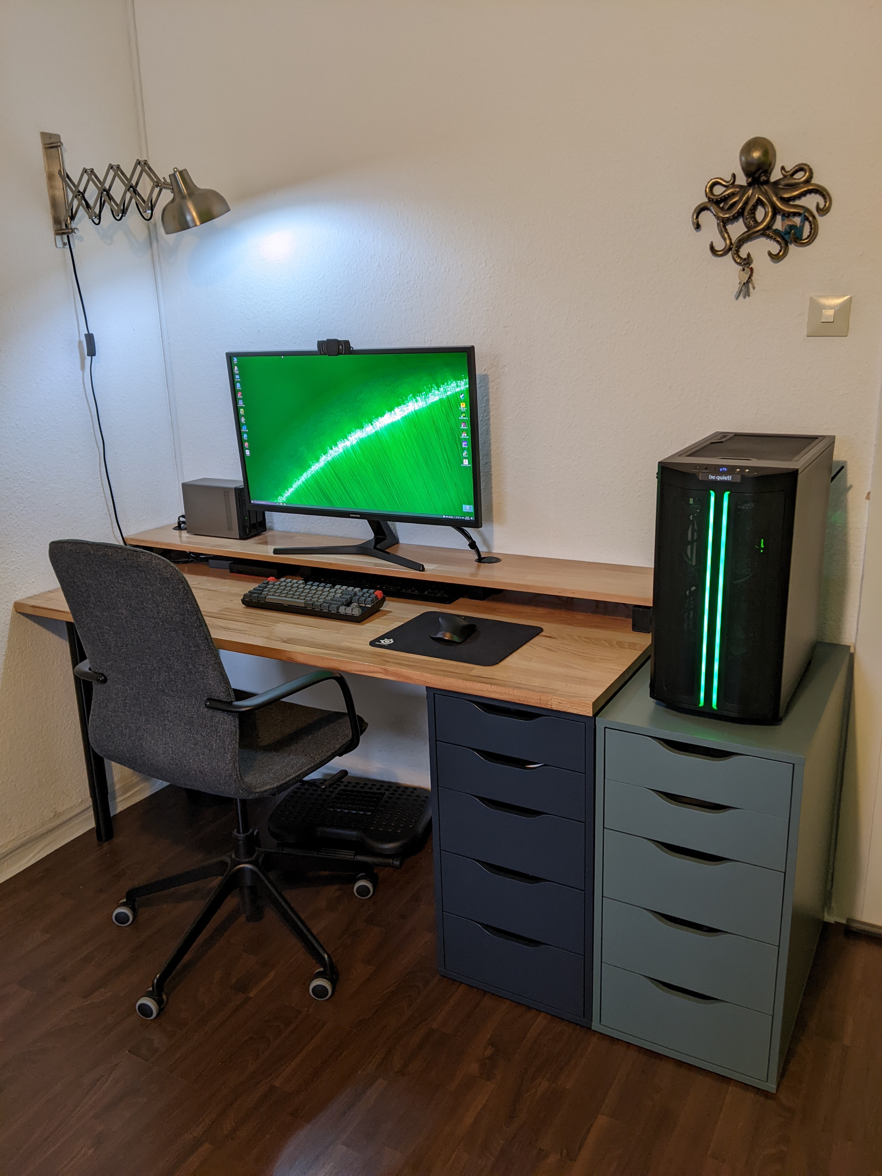 computer desk